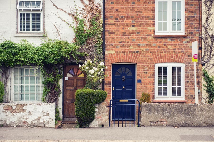 Serving Notice Under the Party Wall Act Crawley